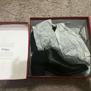 BRAND NEW Carlos by Carlos Santana Black Heeled Boots with Silver Studs